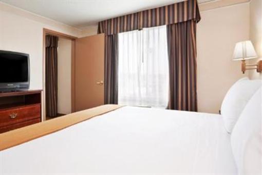 фото отеля Holiday Inn Express Newark-Heath