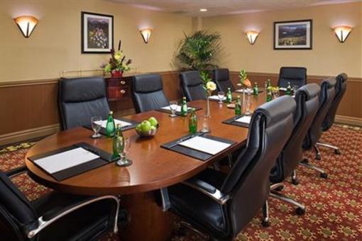 фото отеля Hotel Elegante Conference & Event Center