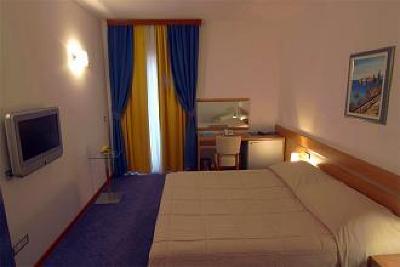 фото отеля Eden Hotel Podstrana