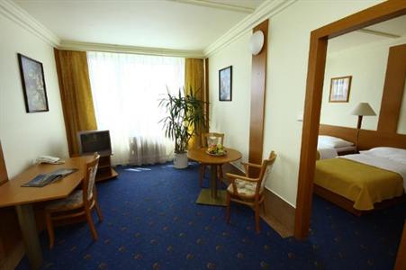 фото отеля Top Hotel Prague Leisure Center