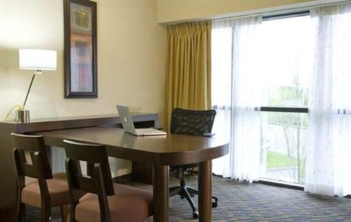 фото отеля Embassy Suites Seattle - Tacoma International Airport