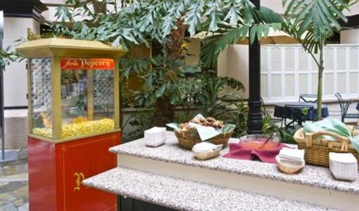 фото отеля Embassy Suites Seattle - Tacoma International Airport
