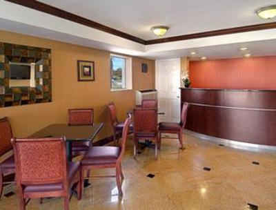 фото отеля Super 8 Milledgeville