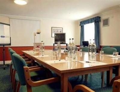 фото отеля Premier Inn Bathgate Livingston
