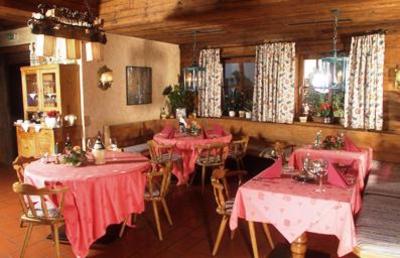 фото отеля Gasthof Dorfkrug Fulpmes