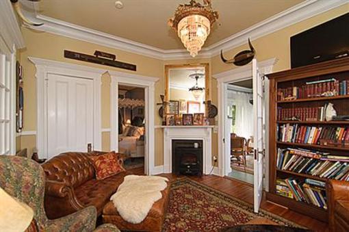 фото отеля Shorecrest Bed and Breakfast and Beach House