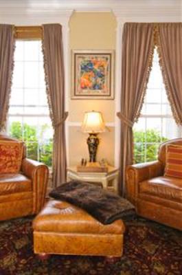 фото отеля Shorecrest Bed and Breakfast and Beach House