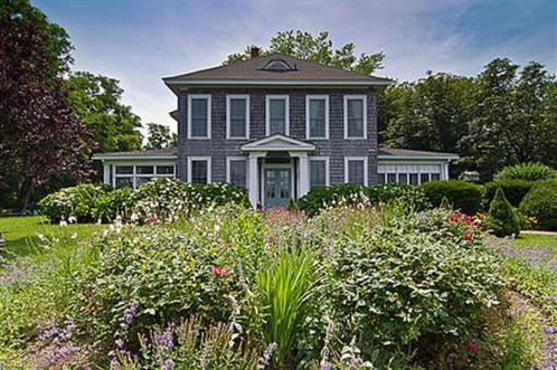 фото отеля Shorecrest Bed and Breakfast and Beach House