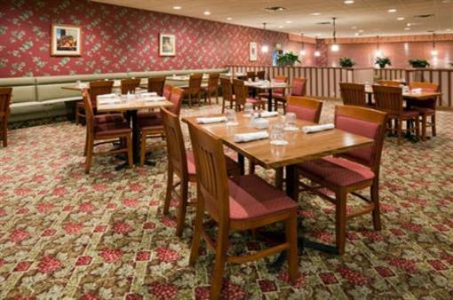 фото отеля Holiday Inn Marquette