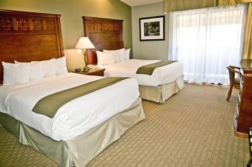 фото отеля Best Western Forest Park Inn Gilroy