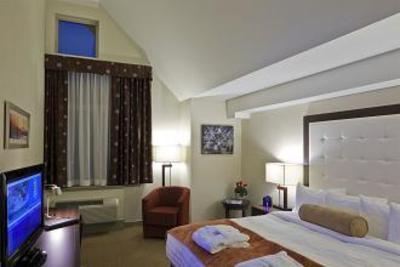 фото отеля Aava Whistler Hotel