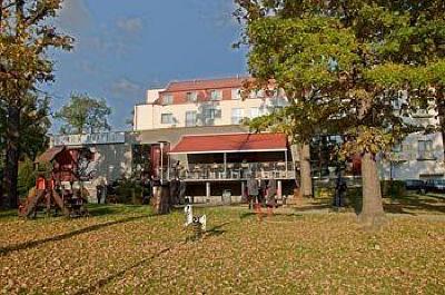 фото отеля Parkhotel Hluboka nad Vltavou
