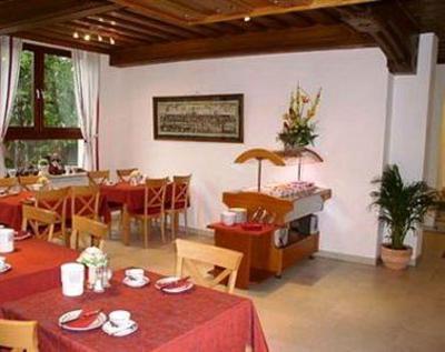 фото отеля Hotel Hartl Neubiberg