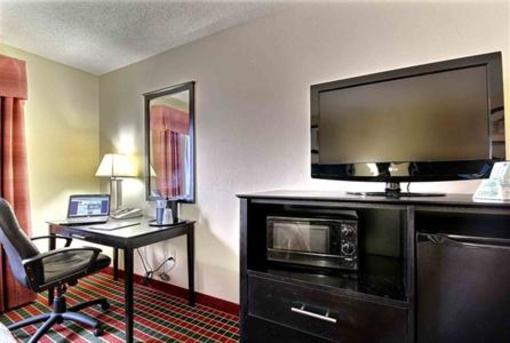 фото отеля BEST WESTERN Canal Winchester Inn