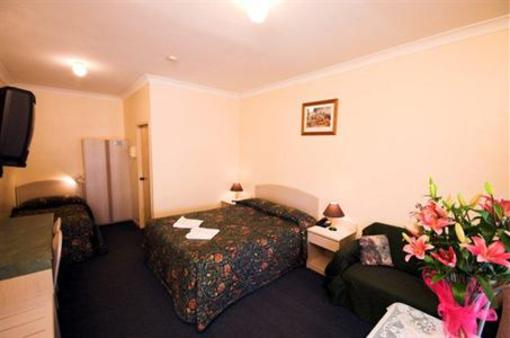 фото отеля Midlands Motel