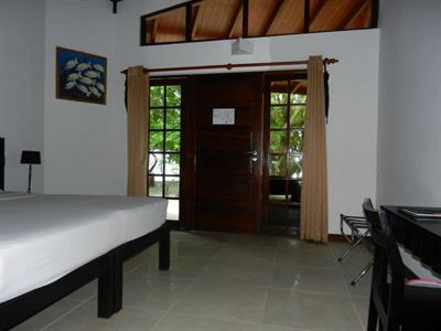 фото отеля Embudu Village