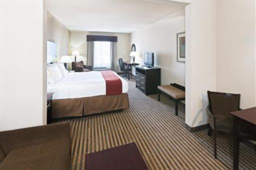 фото отеля Holiday Inn Express & Suites Brady
