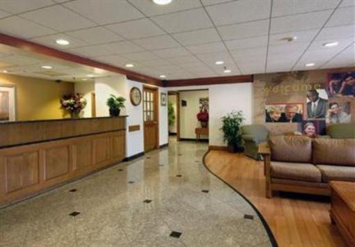 фото отеля Lancaster Red Roof Inn