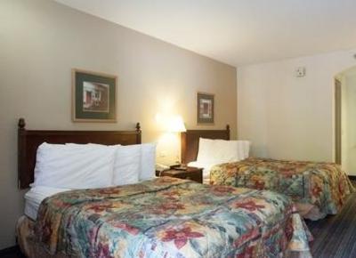 фото отеля Lancaster Red Roof Inn