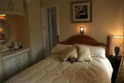 фото отеля Woodview Lodge B&B Castlebar