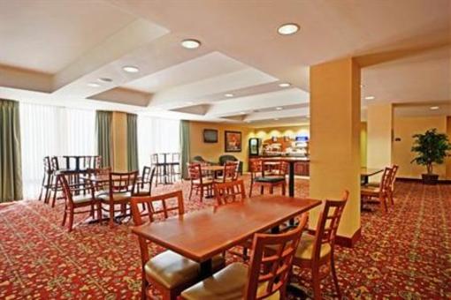 фото отеля Holiday Inn Express Lawrence Andover