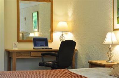 фото отеля Summerland Motel