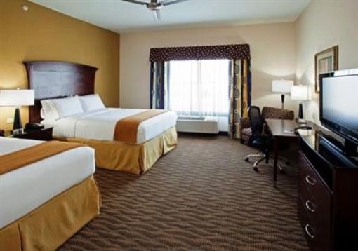 фото отеля Holiday Inn Express Hotel & Suites Buda