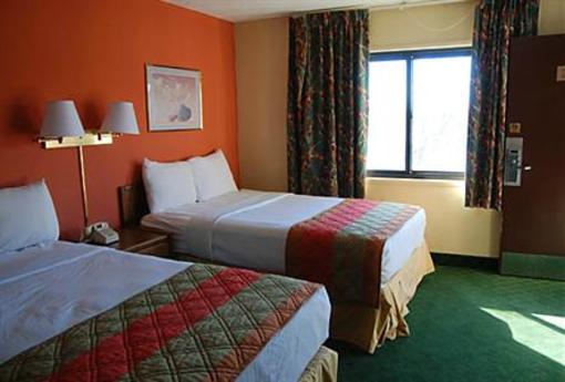 фото отеля Travelers Inn Niles