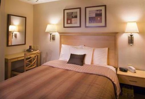 фото отеля Candlewood Suites Airport Omaha