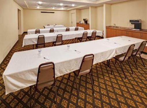 фото отеля Candlewood Suites Airport Omaha