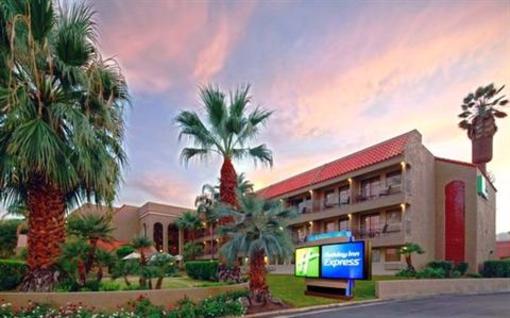 фото отеля Holiday Inn Express Palm Desert Rancho Mirage