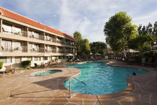 фото отеля Holiday Inn Express Palm Desert Rancho Mirage