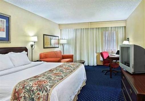 фото отеля Courtyard by Marriott Benton Harbor