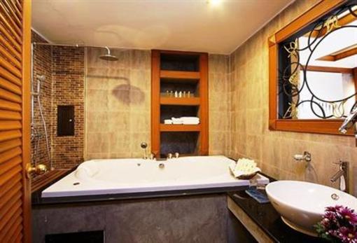 фото отеля Renoir Boutique Hotel
