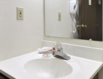 фото отеля Super 8 Newcomerstown