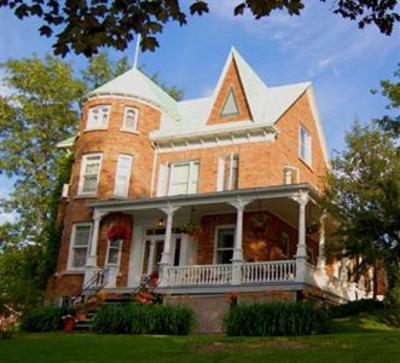 фото отеля Au Petit Chateau