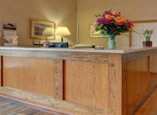 фото отеля Econo Lodge & Suites Grand Rapids
