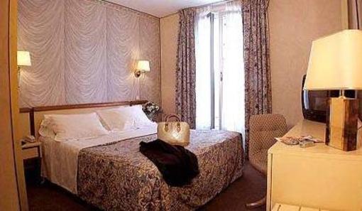 фото отеля Abotel Renoir Montparnasse