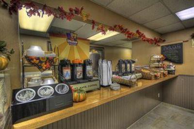 фото отеля Anaheim Camelot Inn & Suites