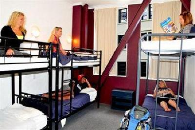 фото отеля Nomads Capital Hostel Wellington