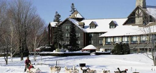 фото отеля Fairmont Le Chateau Montebello