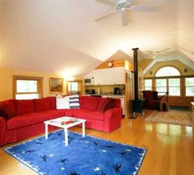 фото отеля Frog Meadow Farm B&B