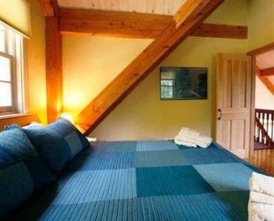 фото отеля Frog Meadow Farm B&B