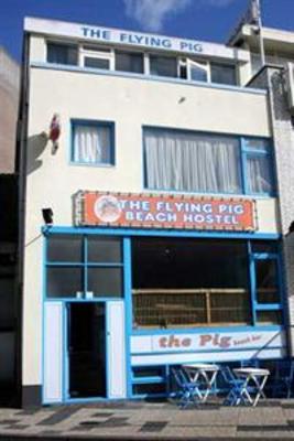 фото отеля Flying Pig Beach Hostel