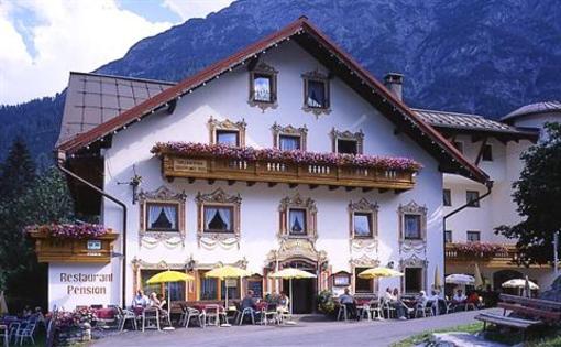 фото отеля Gasthof Baren Holzgau