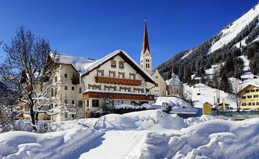 фото отеля Gasthof Baren Holzgau