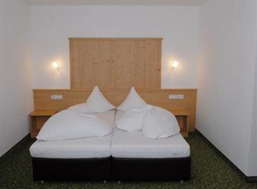 фото отеля Hotel Garni Bacherhof Sankt Anton am Arlberg