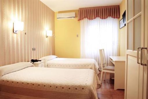 фото отеля Hostal Los Angeles