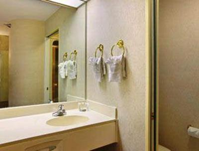 фото отеля Travelodge Harvey