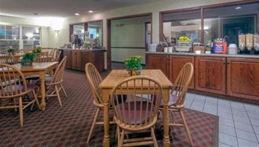фото отеля Country Inn By Carlson, Decorah